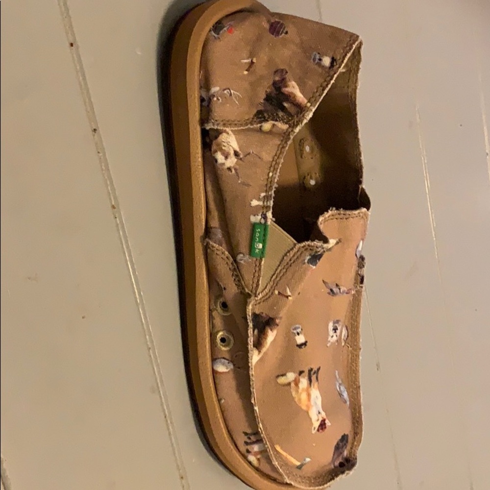 Sanuk Animal Print size 9